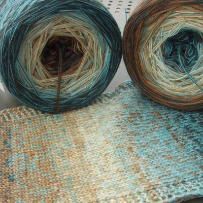 100% Schurwolle Merino extrafein Bobbel Schatten Wolke 7 Claudia S. 4-fädig
