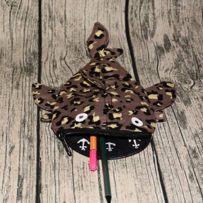Walhai-Etui- Umhängetasche-Etui-Kosmetiktasche-braun Leo
