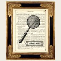 Sherlock Holmes Lupe The Game's Afoot Poster - Steampunk Dark Academia Druck auf antiker viktorianischer Buchseite