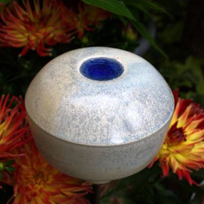Keramik Rosenkugel Keramikkugel mit blauem Glashäubchen Gartenkeramik für Stab