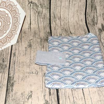 Windeltasche-Wickeltasche-blau-grau-Regenbogen-Baby-Junge-Jungsmama