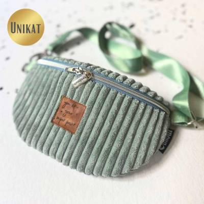 Unikat / Trendy Crossbag / Crossbody / HipBag / Bauchtasche / Gürteltasche / Umhängetasche aus Cord in Patina