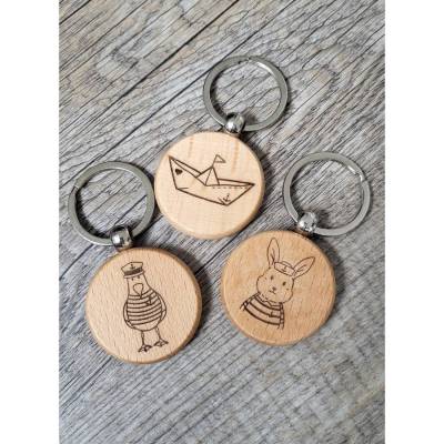 Schlüsselanhänger / Holz / Rund / Boot /Möwe / Matrosenhase / mit Namen