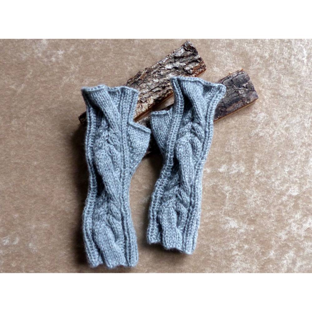 Strickanleitung Stulpen Cleo - fingerlose Handschuhe mit Daumenkeil Bild 1