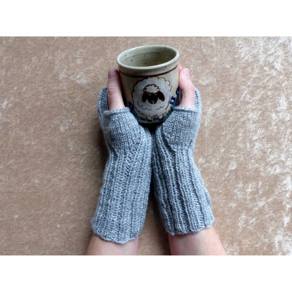 Strickanleitung Stulpen Cleo - fingerlose Handschuhe mit Daumenkeil Bild 10