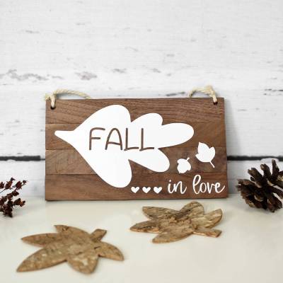 Rustikales Deko-Schild aus Holz 'Fall in love' | Handgefertigtes Holzschild | Perfekte Herbstdeko