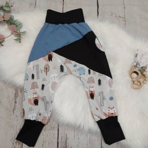 Pumphose Waldtiere beige mit Teilung & Tasche, Gr. 56-122 – Bequeme Babyhose