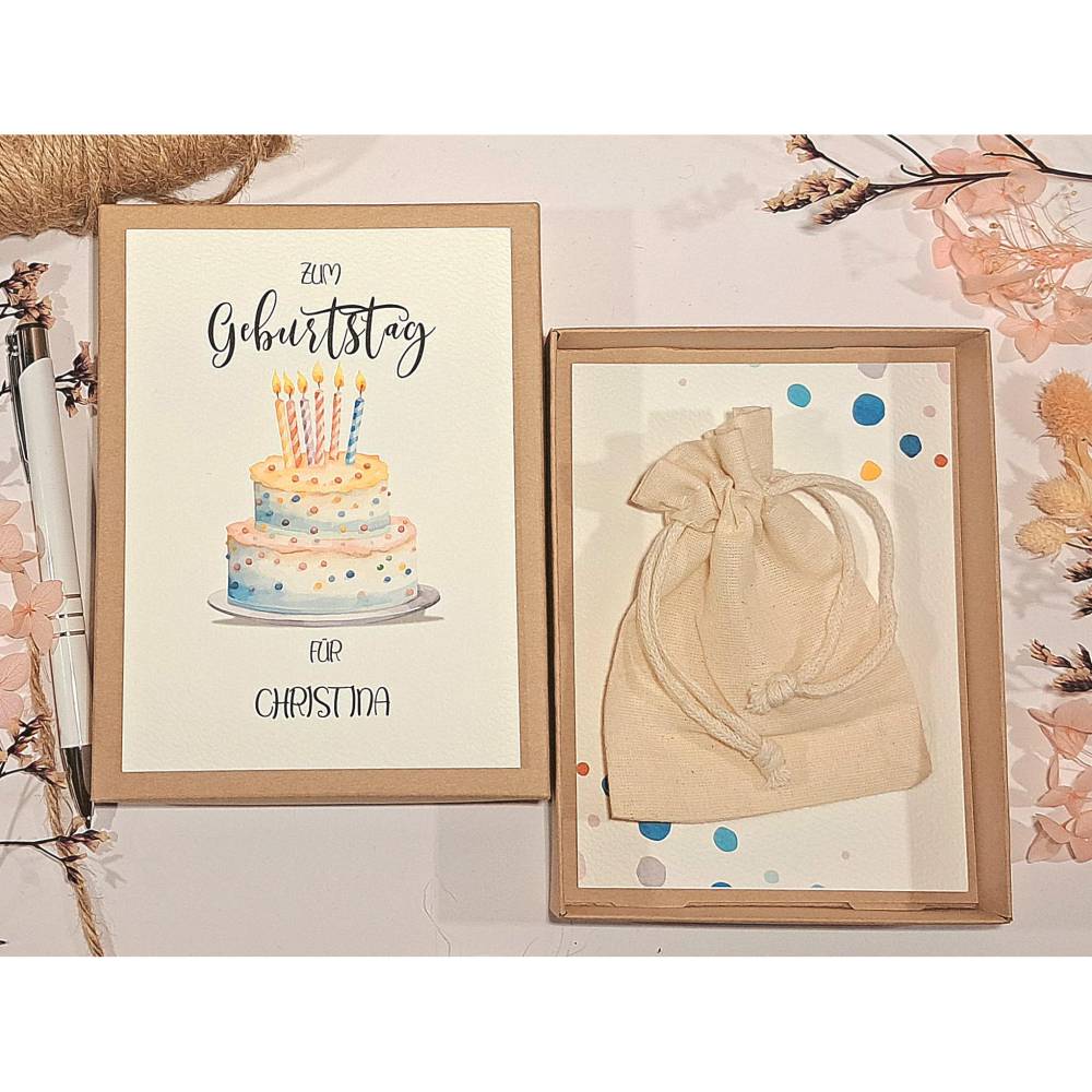 Geldgeschenk zum Geburtstag – Personalisierte Geschenkbox mit Geburtstagstorte im Aquarell Design Bild 2