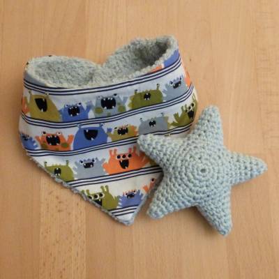 Baby-Geschenk-Set: Halstuch zum Wenden und Rasselstern aus Biobaumwolle, Handarbeit