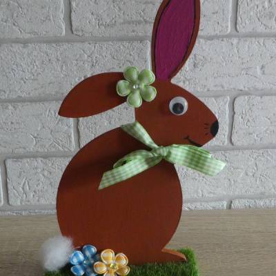 Bemalter Holz-Osterhase mit Kulleraugen