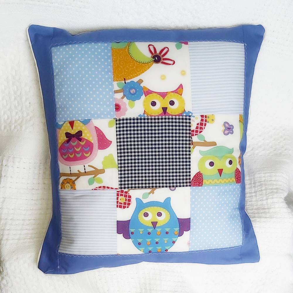 Patchwork-Kissenhülle Eulenkissen – Bunte Eulen fürs Kinderzimmer, Kissenbezug 35x35 cm, Unikat, Geschenk zum Schulanfang