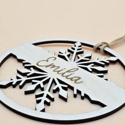 Personalisierter Anhänger für Weihnachtsbaum & Geschenk Schneeflocke Holzanhänger Weihnachtskugel Tannenbaum mit Name