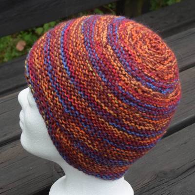Warme Strickmütze mit Ohrenklappen für Damen, Herbstfarben