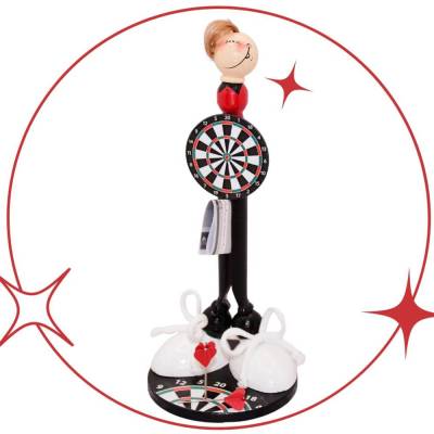 Handgefertigte Dartspieler Holzfigur – Originelles Geldgeschenk für Dart-Fans