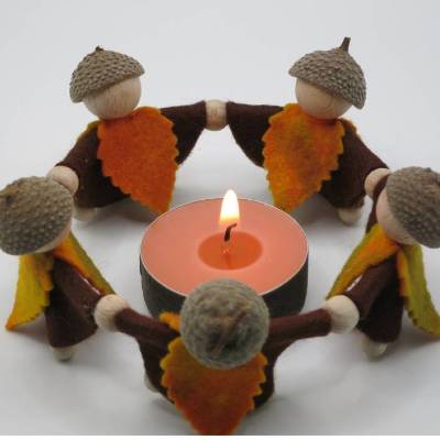 Herbstwichtel - Herbst - Eichelmännchen - Kerzendeko  - Jahreszeitentisch - Waldorf Art - Art.Nr. HE6