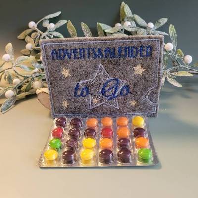 Adventkalender to Go bestickt mit einem Blister, Mini-Adventskalender, Geschenk ,Mitbringsel, Sofortkauf