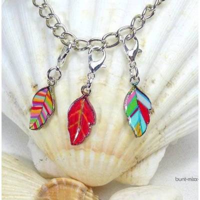 Charm Maschenmarkierer Blatt Regenbogen bunt rot Emaille Kaltemaille für Bettelarmband Fußkettchen, BuntMixxDESIGN