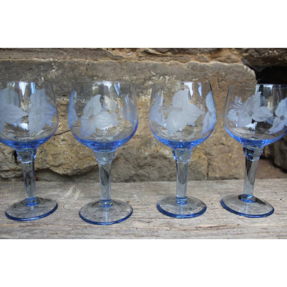 4er Set Weingläser Weißweingläser blau mit Blumendekor Vintage DDR