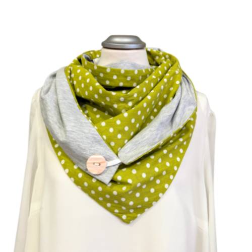 Dreieckstuch mit Knopf in grün mit Polka Dots für Damen von Mamasign