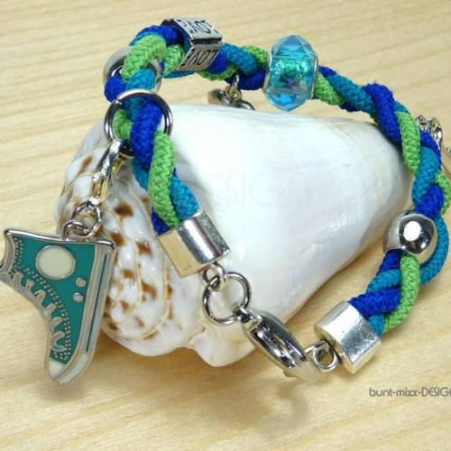 Armband mit 1 Charm Anhänger Turnschuh petrol grün royalblau,  made by BuntMixxDESIGN