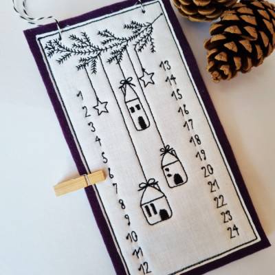 Kleiner Adventskalender aus Filz in lila, bestickt - "Häuschen" - von he-ART by helen hesse