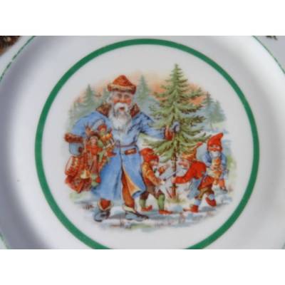 RARITÄT! Damals... Ganz alter Weihnachtsteller mit liebevollem Weihnachtsmann-Dekor.