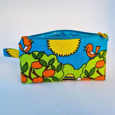 Kosmetiktäschchen *Vintage-Stoff 70er - Garten* Größe S, in grün-gelb-blau-orange von he-ART by helen hesse