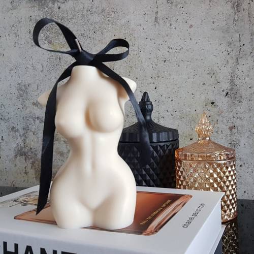 Body Candle I Kurviger Frauenkörper I Ästhetisch I Dekorative Torso Kerze I Sojawachs I  I 15 cm groß