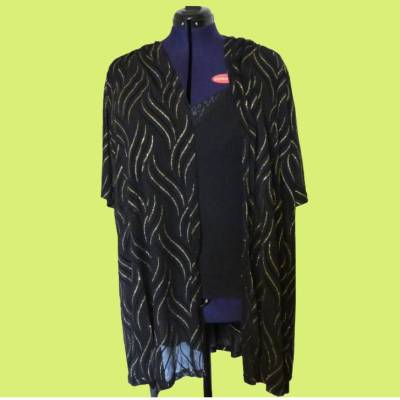 Funkelnde, zarte Blusenjacke schwarz mit Goldfaden, Größe 54/56.