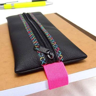 StifteMäppchen mit Gummiband, Kunstleder schwarz, regenbogen bunt Ziernähte, A5 Planer