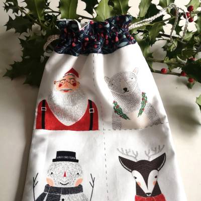 Geschenkebeutel Weihnachten Nr.4 aus Baumwolle Patchworkstoff mit weihnachtlichen Motiven, 20x30cm, wiederverwendbar