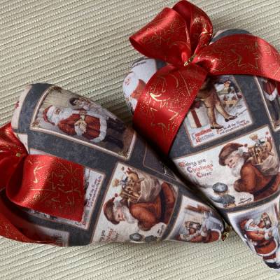 Deko-Herzen „Weihnachtsmann“ genäht für die Adventszeit 2-er-Set genähte Deko-Herzen