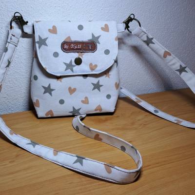 süße kleine Kinderhandtasche in weiß, braun, beige,  mit Herzen und Sternen