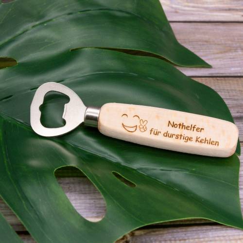 Flaschenöffner aus Buchenholz mit Gravur – Nothelfer für durstige Kehlen