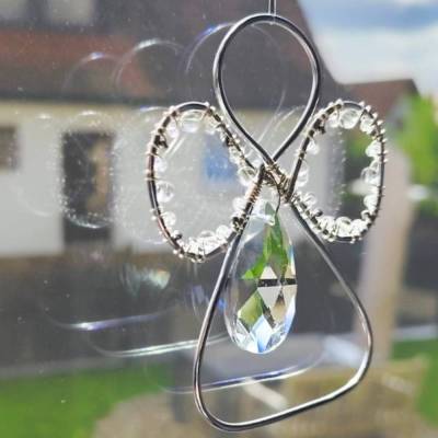 Engel der Klarheit - Deko Engel mit Bergkristall | Fensterschmuck mit Sonnenfänger zum Aufhängen