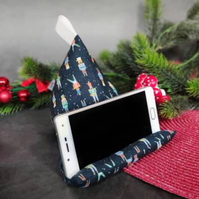 Handykissen / Sitzsack NUSSKNACKER  - Smartphonestütze, Tabletkissen, Kirschkernfüllung | RÄUBERKIND