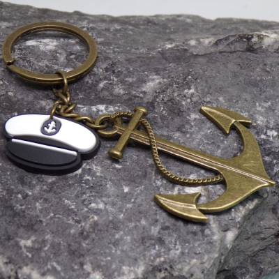 Großer Anker Schlüsselanhänger Bronze mit Kapitänsmütze – Maritimes Accessoire
