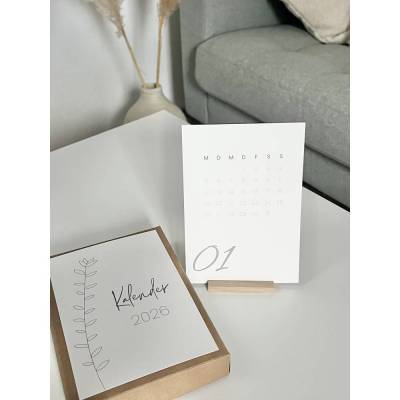 Tischkalender 2026 | Naturpapier | Kalender mit Holzständer | Monatskarten Set | Geschenk | Weihnachten | Geburtstag