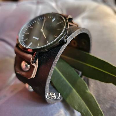 Maßgefertigtes Leder-Uhrenarmband – Vollleder, 3,8 bis 4 cm breit, individuelle Farbe, Handarbeit