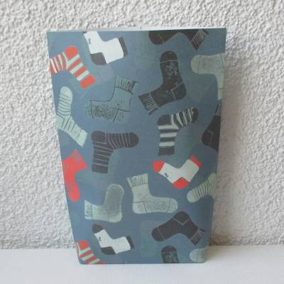 Geschenktüte mit Socken auf Blau, 2 Stück Bodenbeutel-Papiertüten