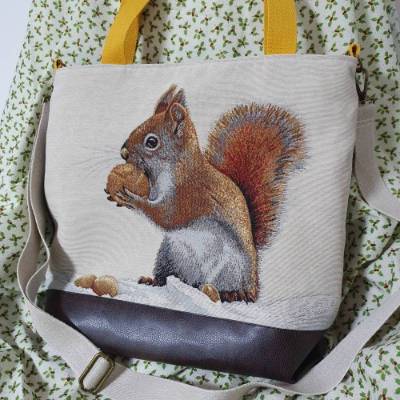 Großer gefütterter Shopper mit Eichhörnchenmotiv auf Gobelinstoff