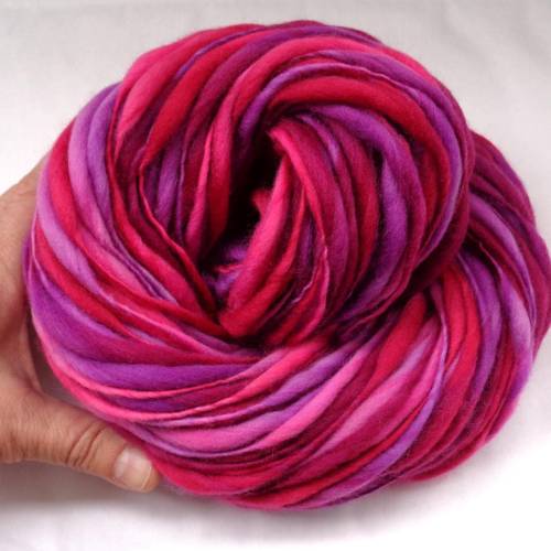 100g/75m Pink Purple, handgesponnenes dick und dünn Garn zum Stricken und Häkeln, Merinowolle pink rosa lila