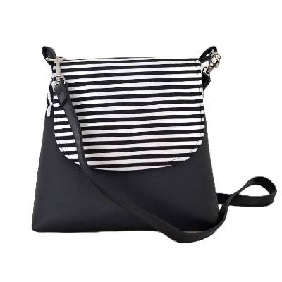 Schultertasche, Damentasche, schwarz-weiß gestreift