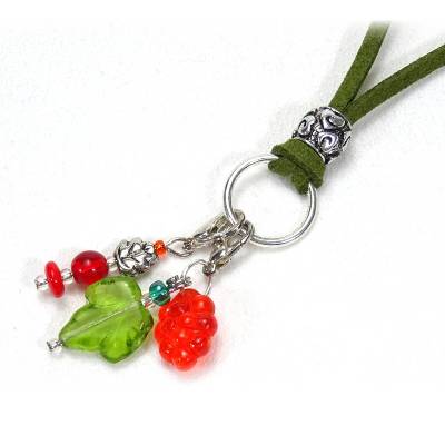 Kette oliv-grün Charmträger-Ring 2 Charms, carrier charms, aus Lederimitat Kette Band, olivgrün