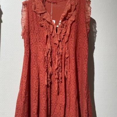 Spitzentop  Damenoberteil  Bluse Tunika Shirt kurzarm mit Spitze und Volants  Gr. M