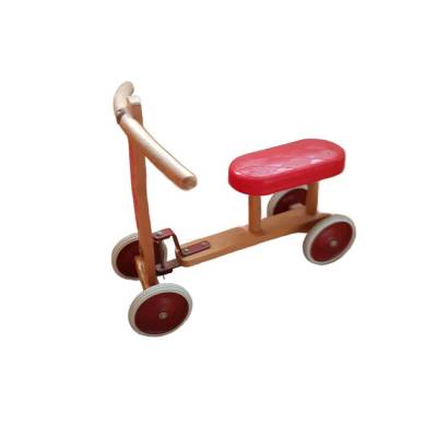 Vintage Dreirad aus Holz für Kleinkind aus den 80ern – Sitzhöhe 22 cm, Gesamtlänge 45 cm