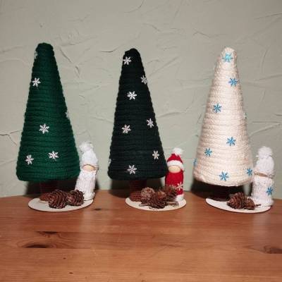 Weihnachtsbaum Tischdeko – Handgemachte Weihnachtsdekoration aus Naturmaterialien