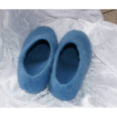 Filzschuhe - Puschen in Taubenblau in Größe 42