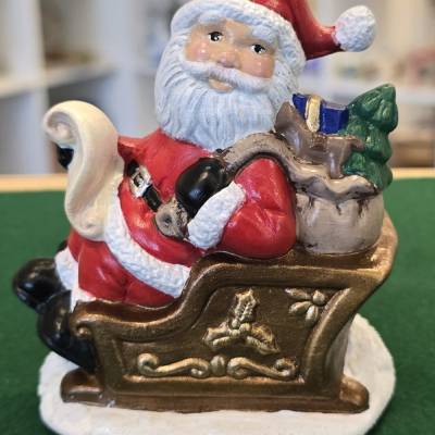 Weihnachtsmann auf Schlitten - Keramik - Weihnachtsdekoration - Nikolaus