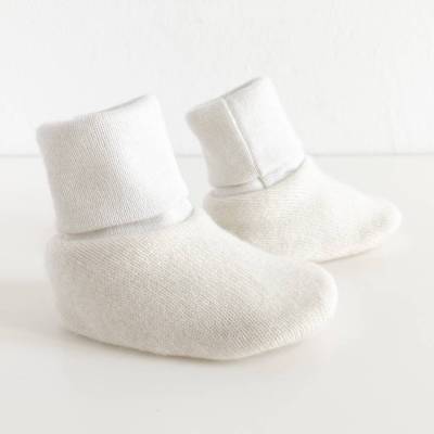 Babyschuhe 0-6 Monate weiß Kaschmir Merinowolle / Upcycling Neugeborenenschuhe